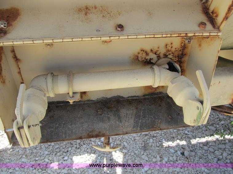 image for item B2794 400 gallon portable water tank