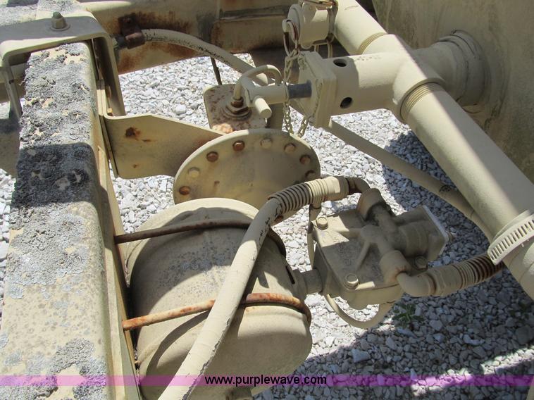 image for item B2794 400 gallon portable water tank