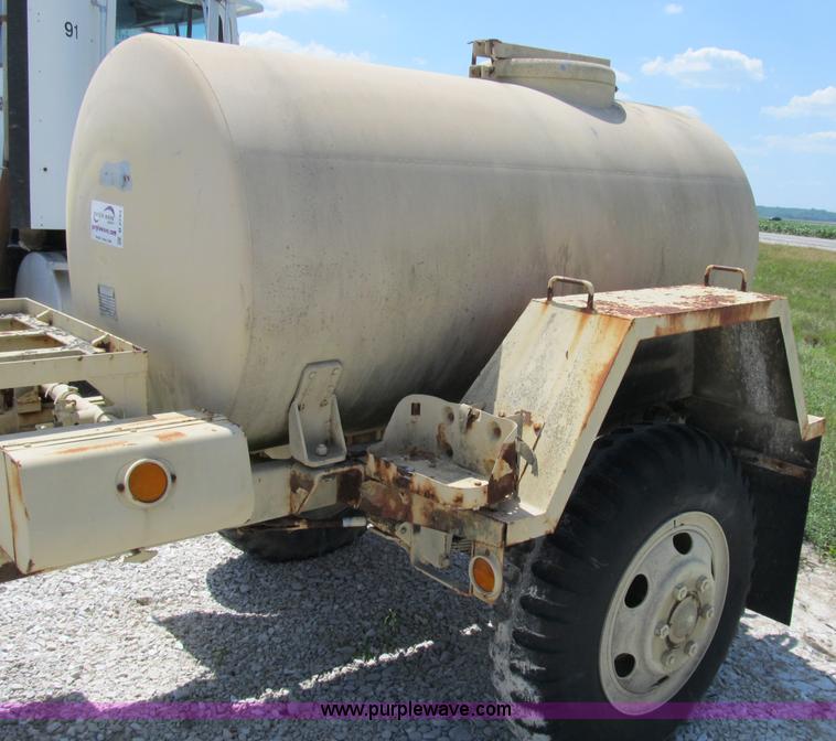 image for item B2794 400 gallon portable water tank