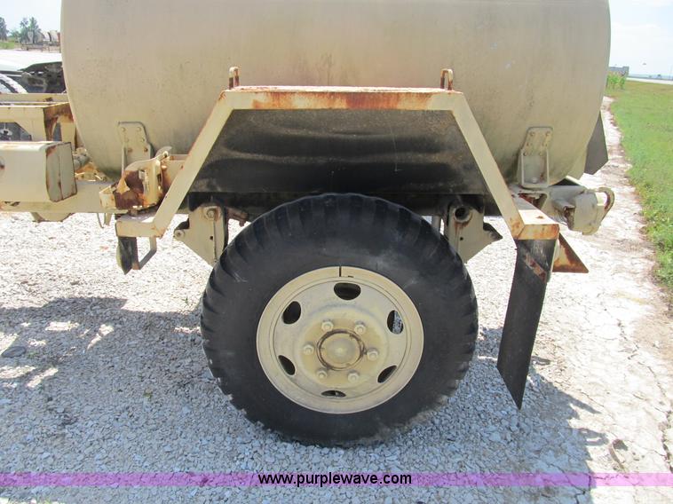 image for item B2794 400 gallon portable water tank