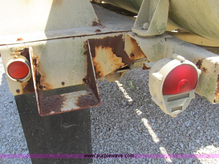 image for item B2794 400 gallon portable water tank