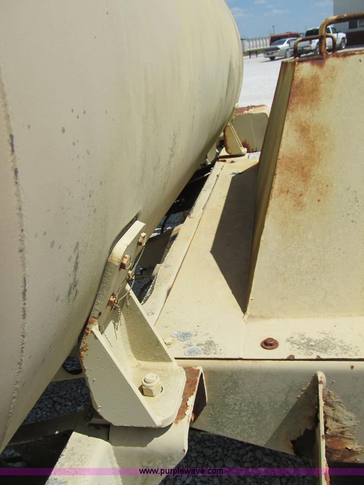 image for item B2794 400 gallon portable water tank