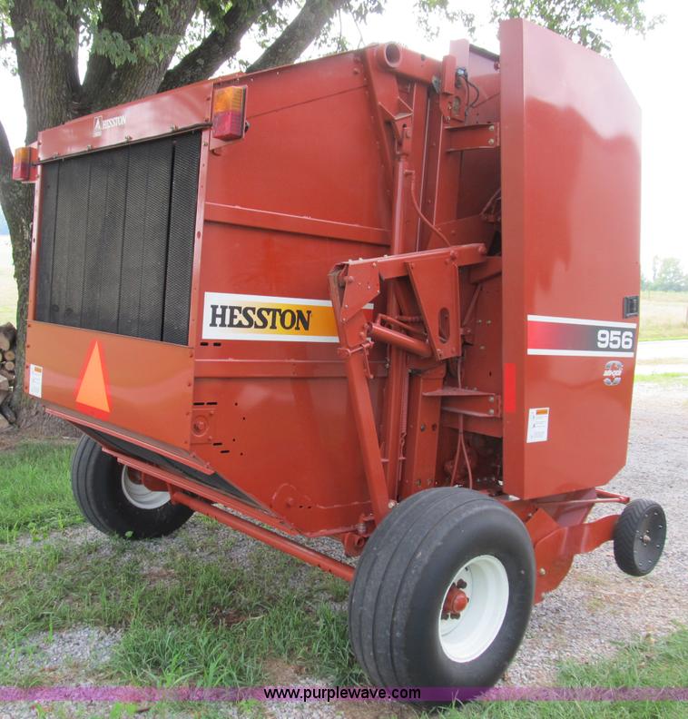 image for item B2812 2006 Hesston 956A round baler