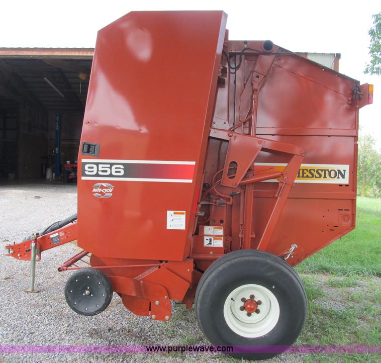 image for item B2812 2006 Hesston 956A round baler
