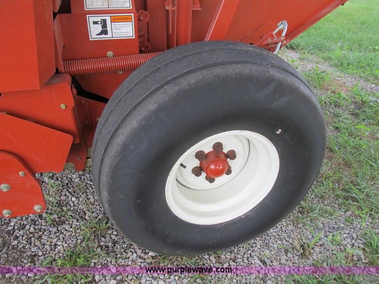 image for item B2812 2006 Hesston 956A round baler