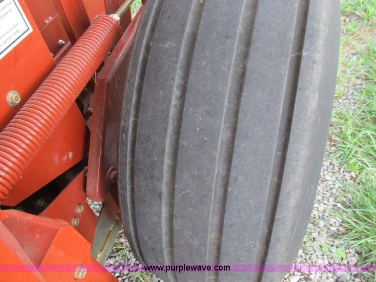 image for item B2812 2006 Hesston 956A round baler