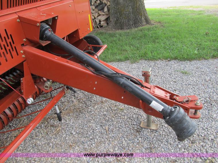 image for item B2812 2006 Hesston 956A round baler