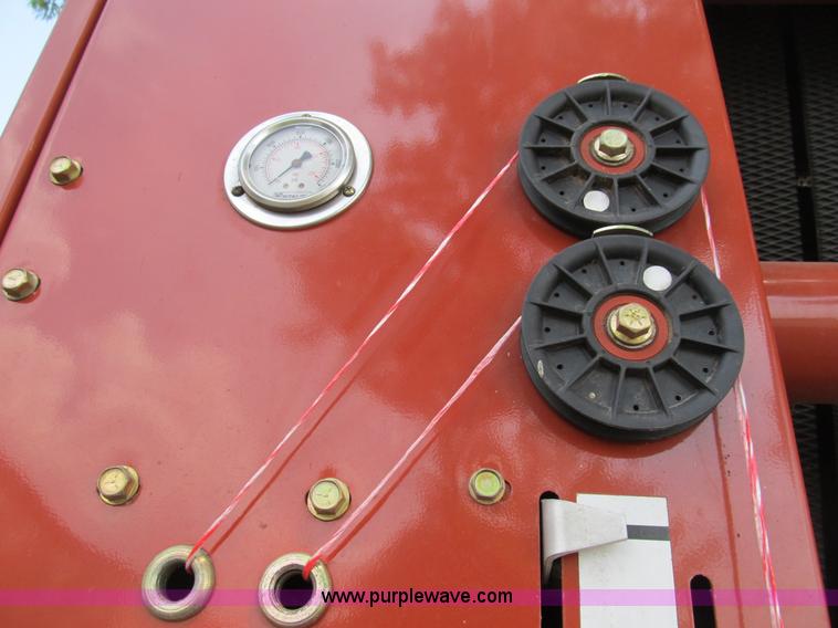 image for item B2812 2006 Hesston 956A round baler