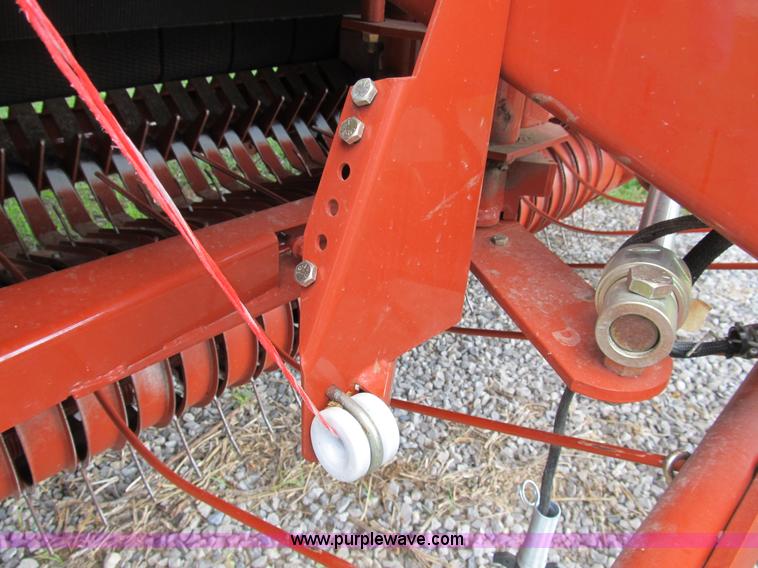 image for item B2812 2006 Hesston 956A round baler