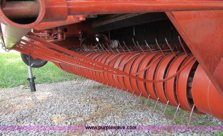 image for item B2812 2006 Hesston 956A round baler