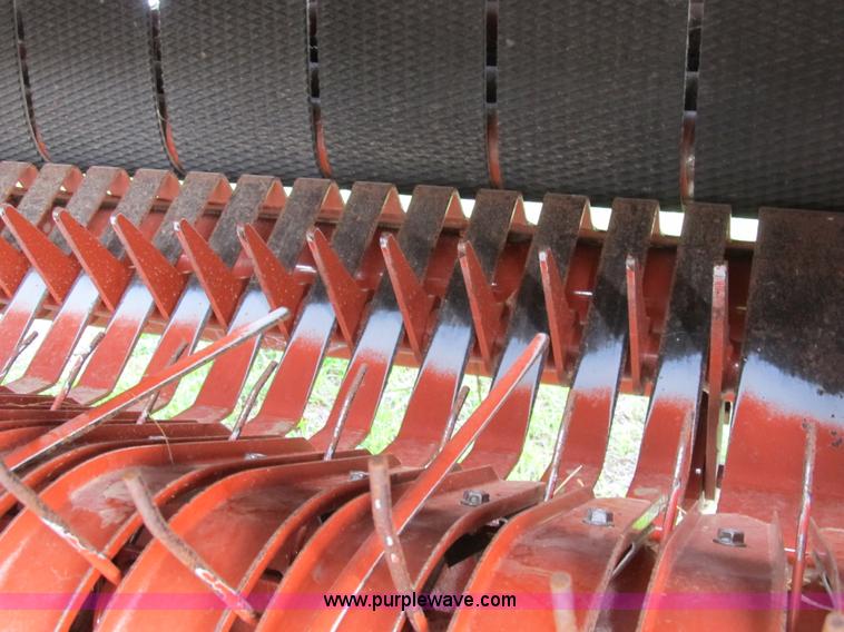 image for item B2812 2006 Hesston 956A round baler