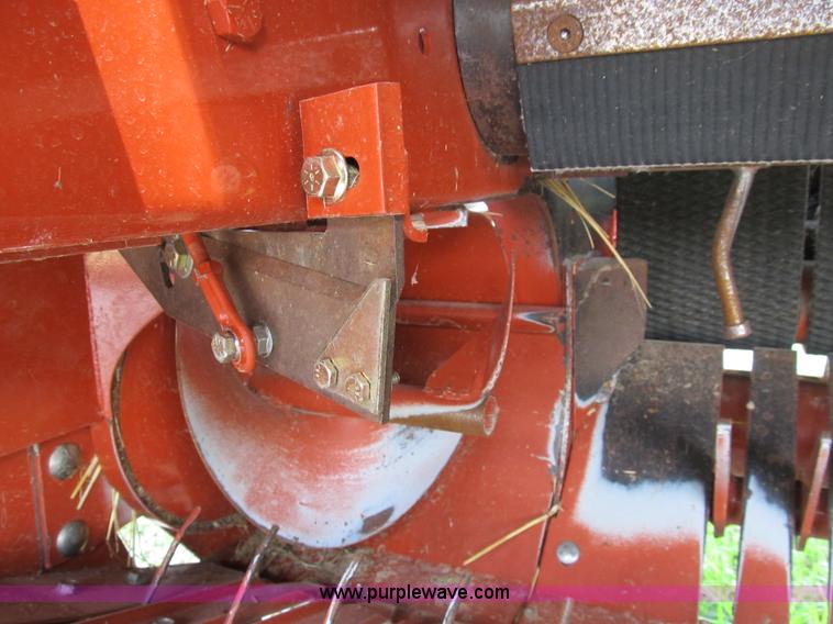 image for item B2812 2006 Hesston 956A round baler