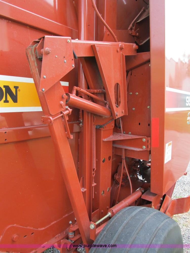 image for item B2812 2006 Hesston 956A round baler