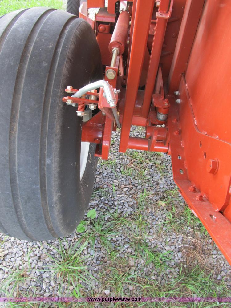image for item B2812 2006 Hesston 956A round baler