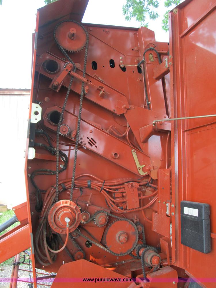 image for item B2812 2006 Hesston 956A round baler