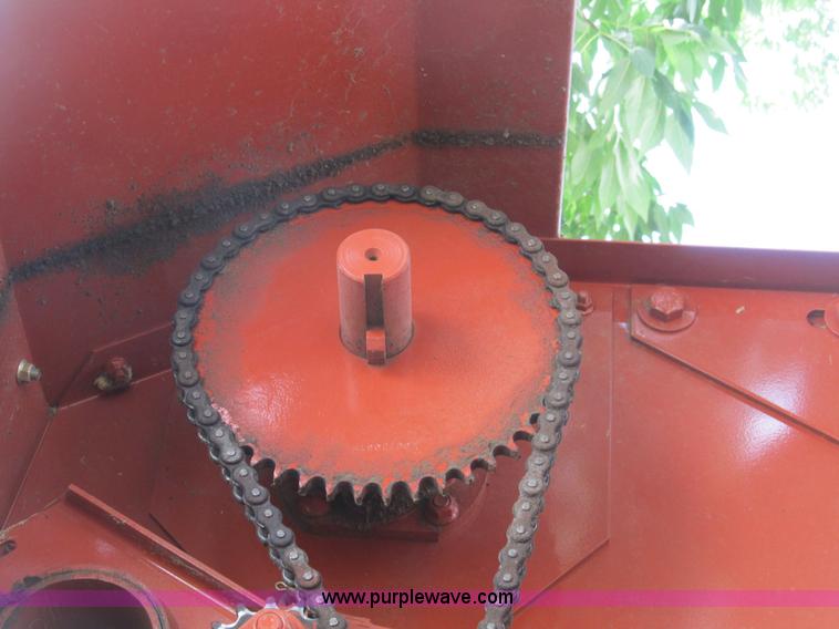 image for item B2812 2006 Hesston 956A round baler