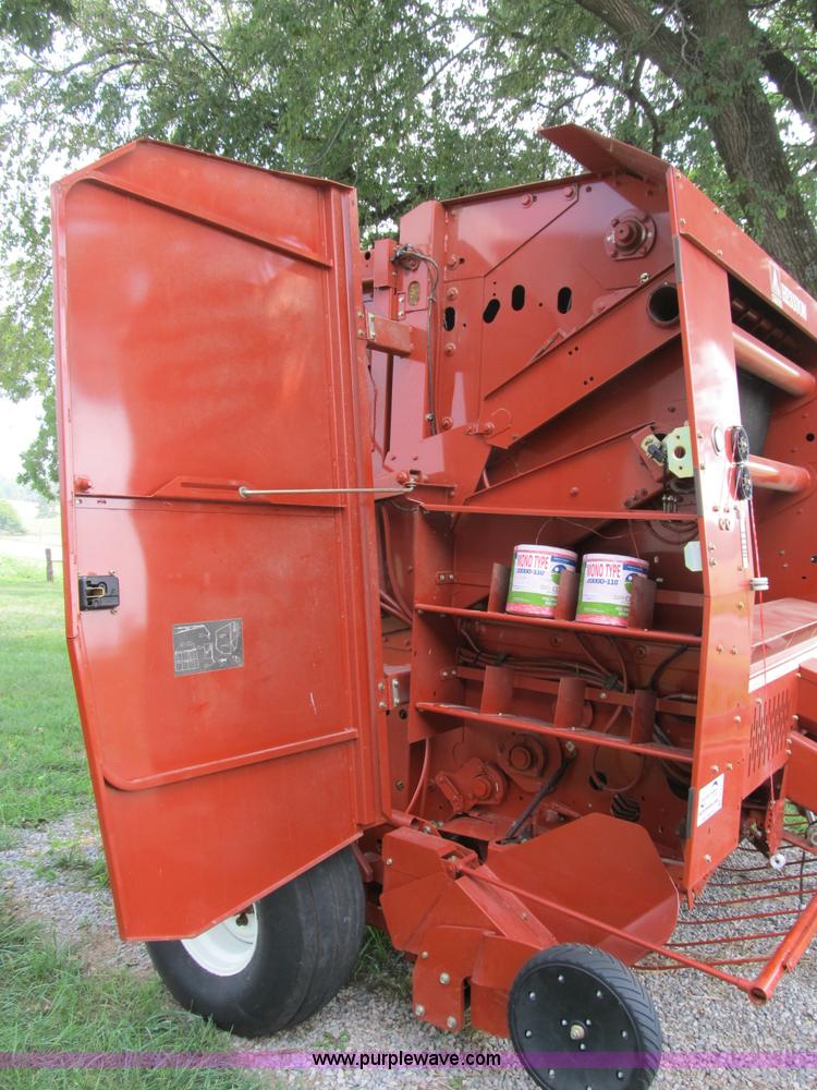 image for item B2812 2006 Hesston 956A round baler