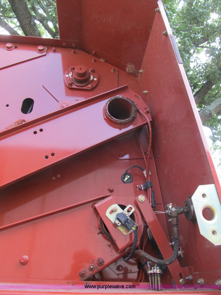 image for item B2812 2006 Hesston 956A round baler