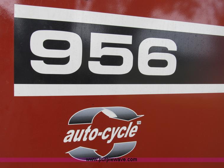 image for item B2812 2006 Hesston 956A round baler