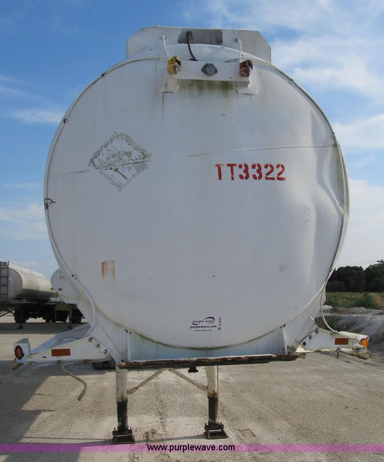 image for item B2823 1972 Heil 40' aluminum tanker trailer