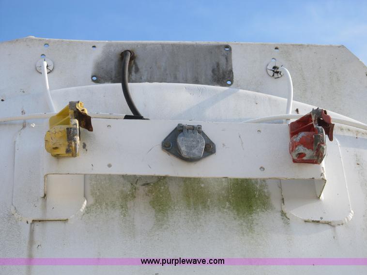 image for item B2823 1972 Heil 40' aluminum tanker trailer