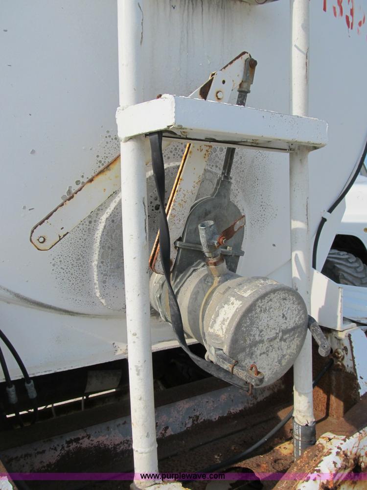 image for item B2823 1972 Heil 40' aluminum tanker trailer