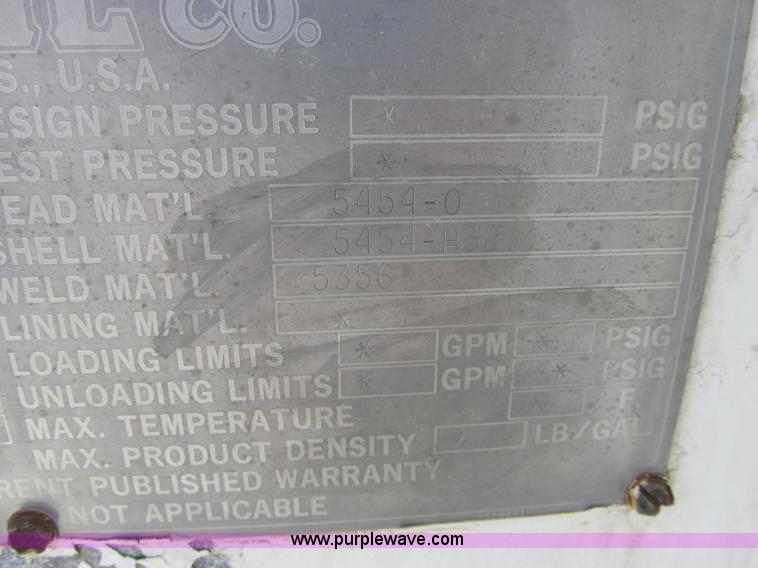 image for item B2823 1972 Heil 40' aluminum tanker trailer