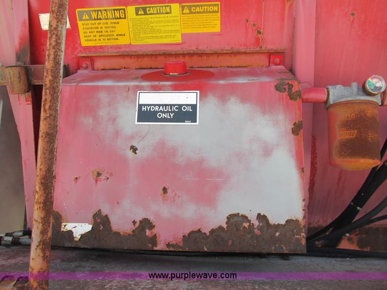 image for item B2824 1980 International 2554 manure spreader truck