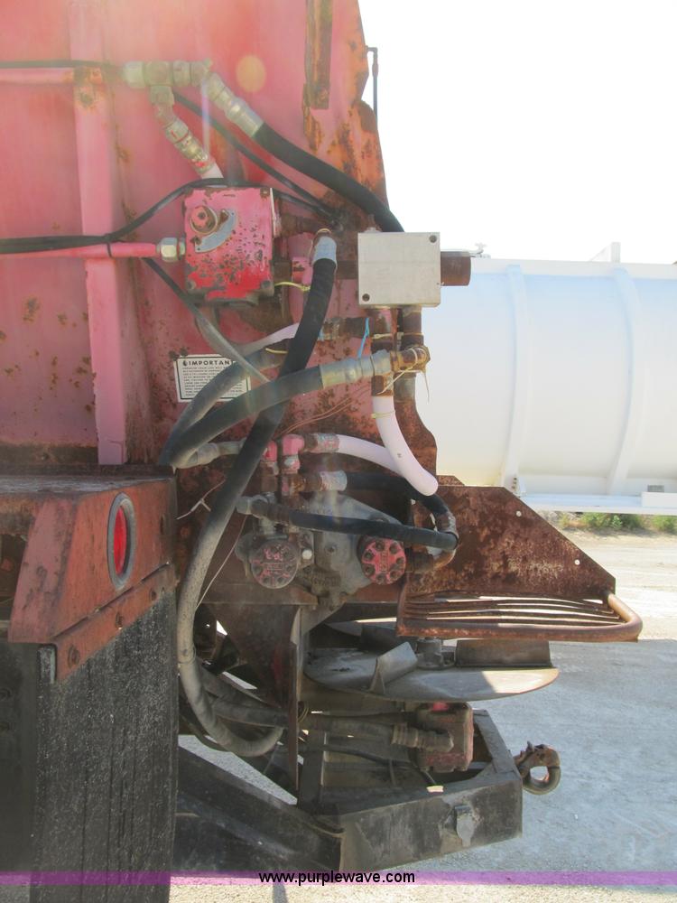 image for item B2824 1980 International 2554 manure spreader truck