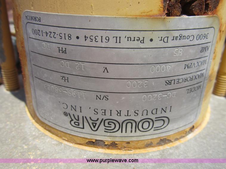 image for item B2824 1980 International 2554 manure spreader truck