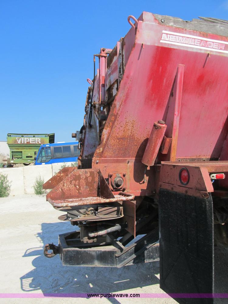 image for item B2824 1980 International 2554 manure spreader truck