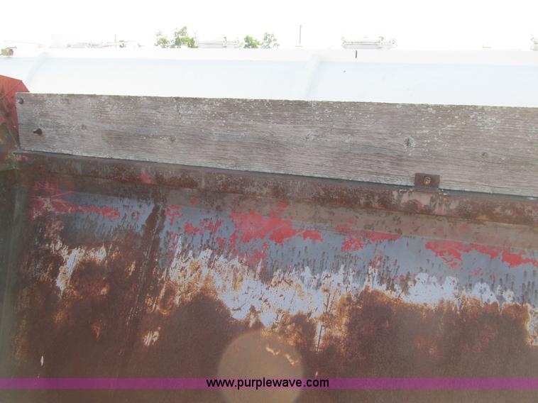 image for item B2824 1980 International 2554 manure spreader truck