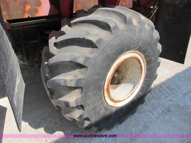 image for item B2824 1980 International 2554 manure spreader truck