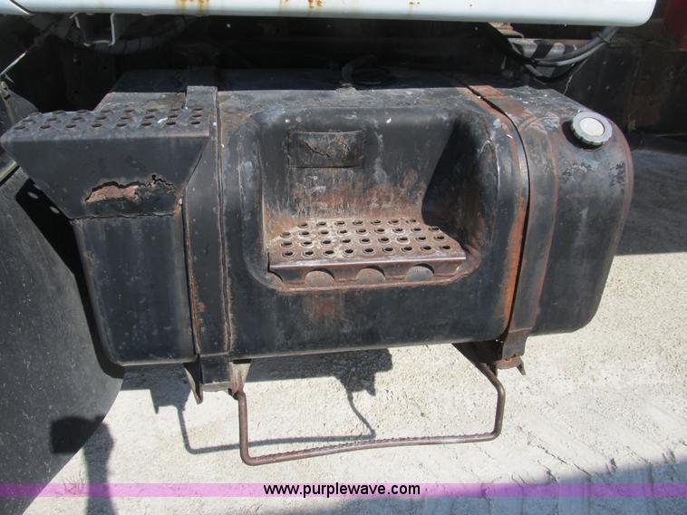 image for item B2824 1980 International 2554 manure spreader truck