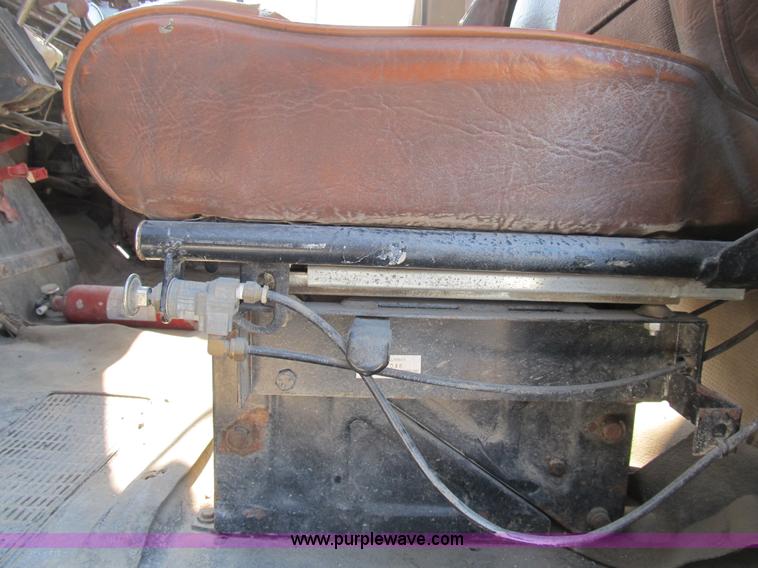 image for item B2824 1980 International 2554 manure spreader truck