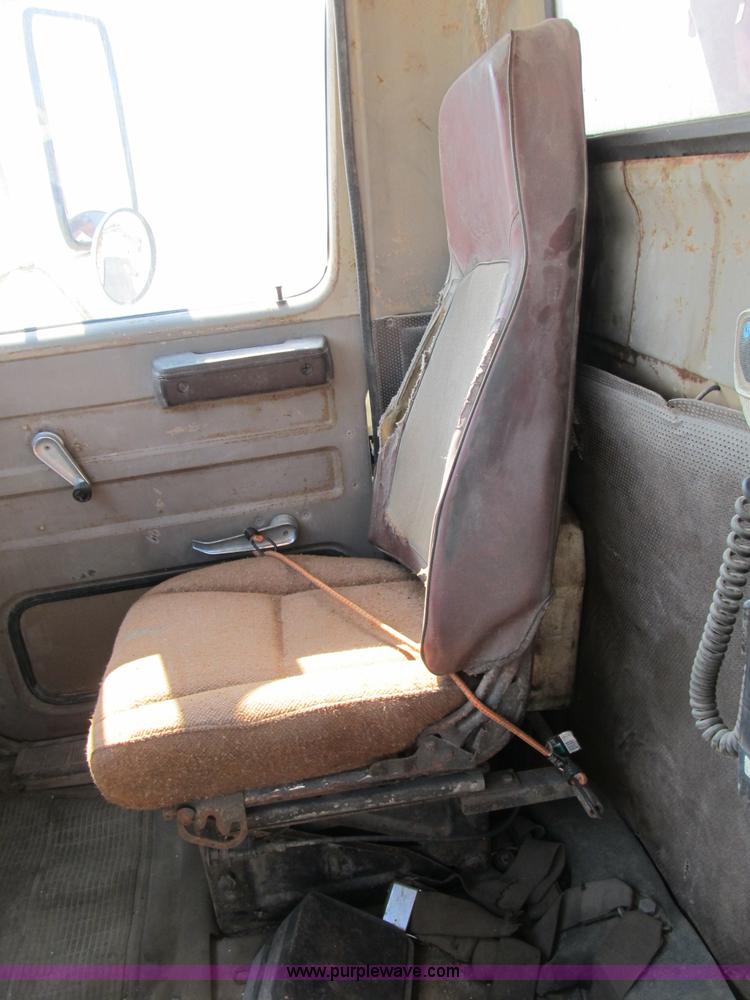 image for item B2824 1980 International 2554 manure spreader truck