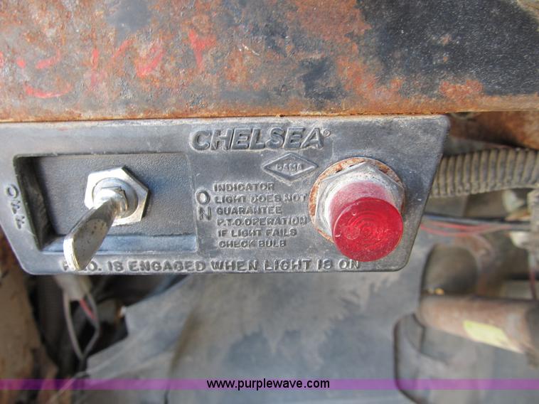 image for item B2824 1980 International 2554 manure spreader truck