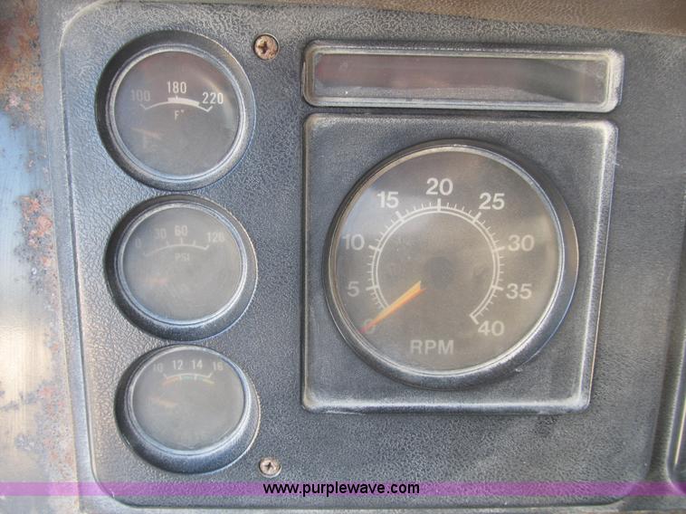 image for item B2824 1980 International 2554 manure spreader truck