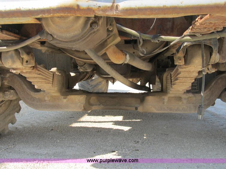 image for item B2824 1980 International 2554 manure spreader truck