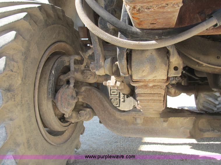 image for item B2824 1980 International 2554 manure spreader truck