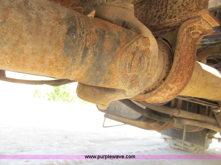 image for item B2824 1980 International 2554 manure spreader truck