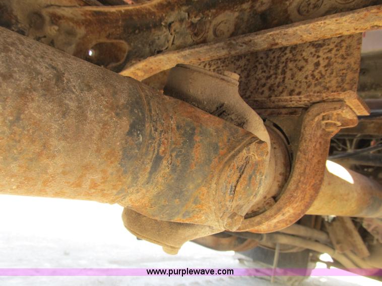 image for item B2824 1980 International 2554 manure spreader truck