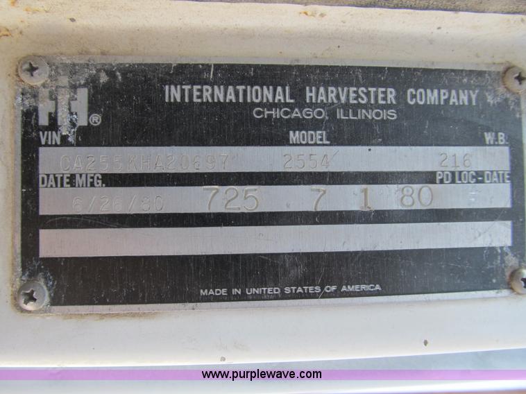 image for item B2824 1980 International 2554 manure spreader truck