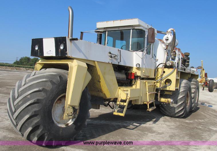 image for item B2825 Ag-Chem TerraGator 2505 floater