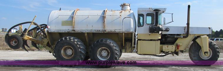 image for item B2825 Ag-Chem TerraGator 2505 floater