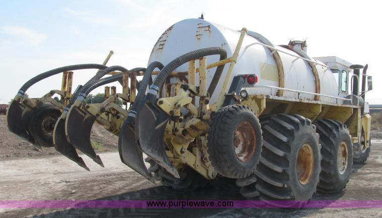 image for item B2825 Ag-Chem TerraGator 2505 floater