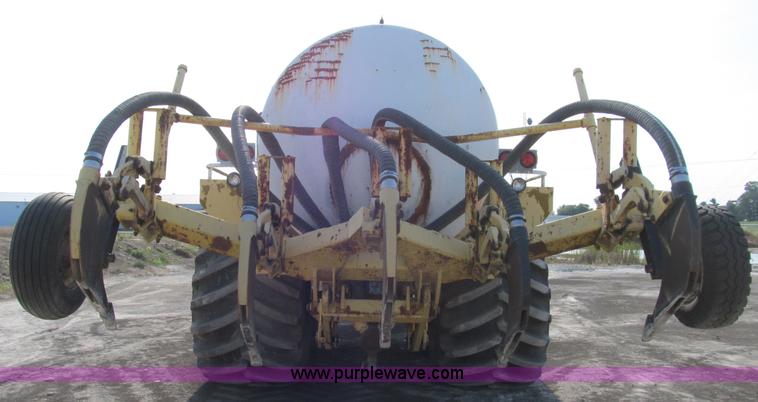 image for item B2825 Ag-Chem TerraGator 2505 floater