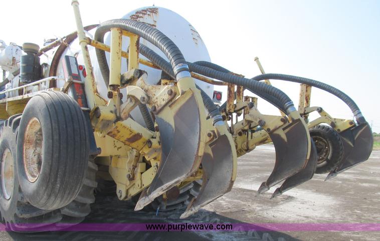 image for item B2825 Ag-Chem TerraGator 2505 floater