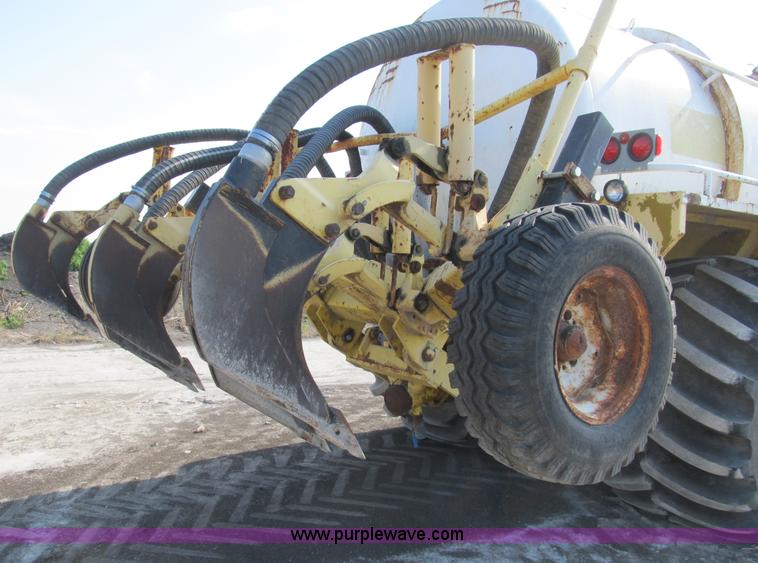 image for item B2825 Ag-Chem TerraGator 2505 floater