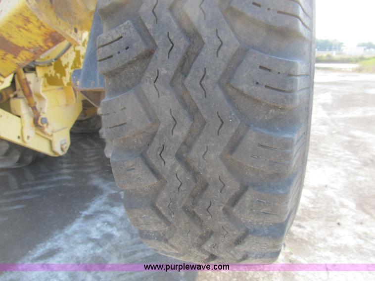 image for item B2825 Ag-Chem TerraGator 2505 floater